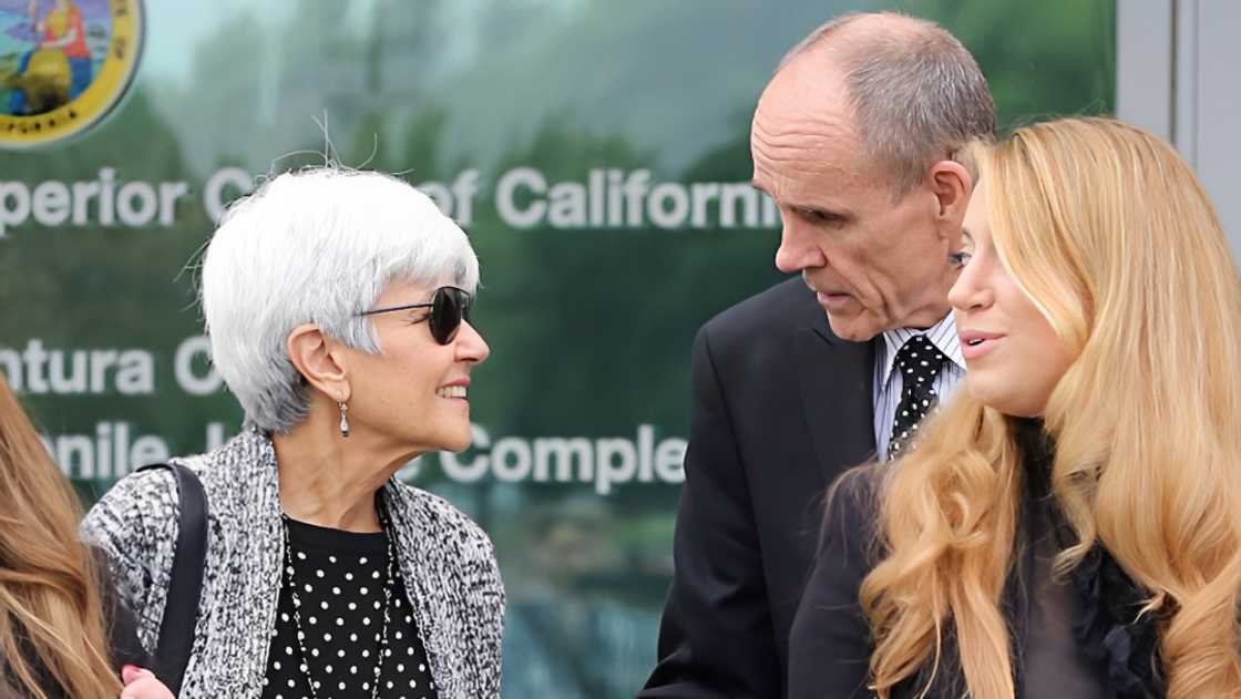 Amanda's parents, Lynn and Rick Bynes seen walking out of a California court. Amanda's parents, Lynn and Rick Bynes seen walking out of a California court.