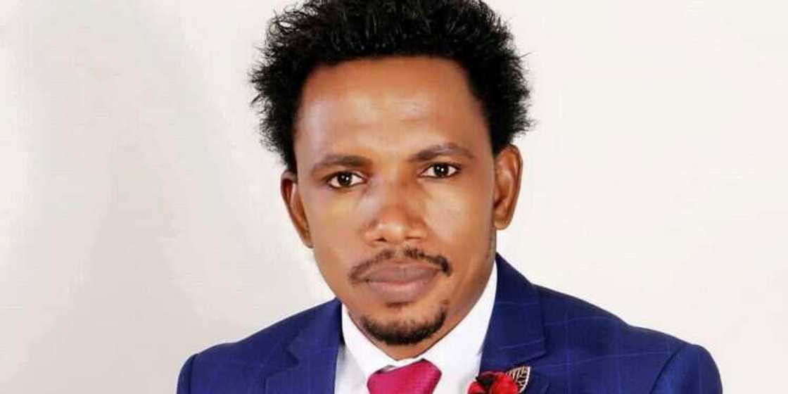 Sanata Elissha Abbo. Sanata Elissha Abbo.