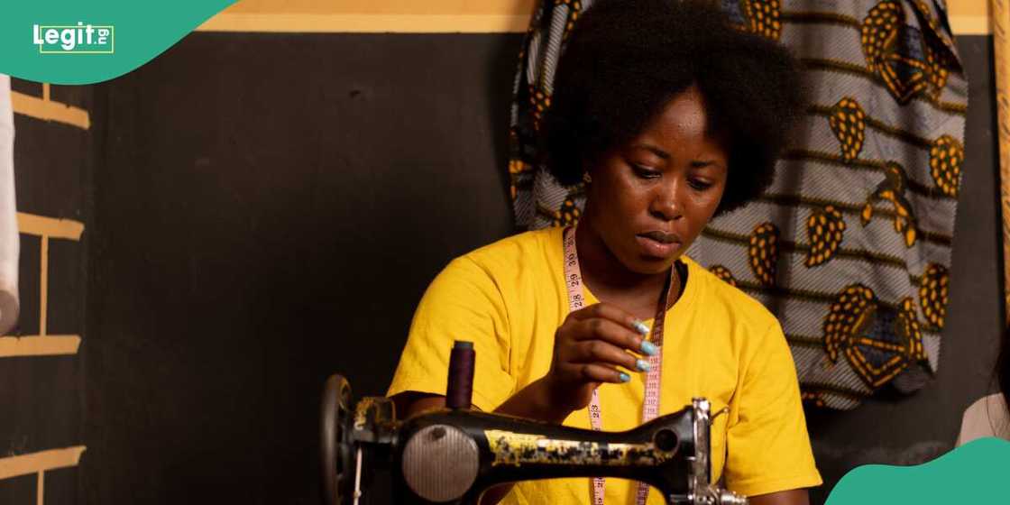 Check out the tiny sewing machines a lady got after ordering them from the UK (video)