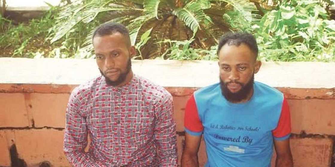 An 'yan damfara biyu da katin ATM 36 da layukan waya 24 a Niger An 'yan damfara biyu da katin ATM 36 da layukan waya 24 a Niger