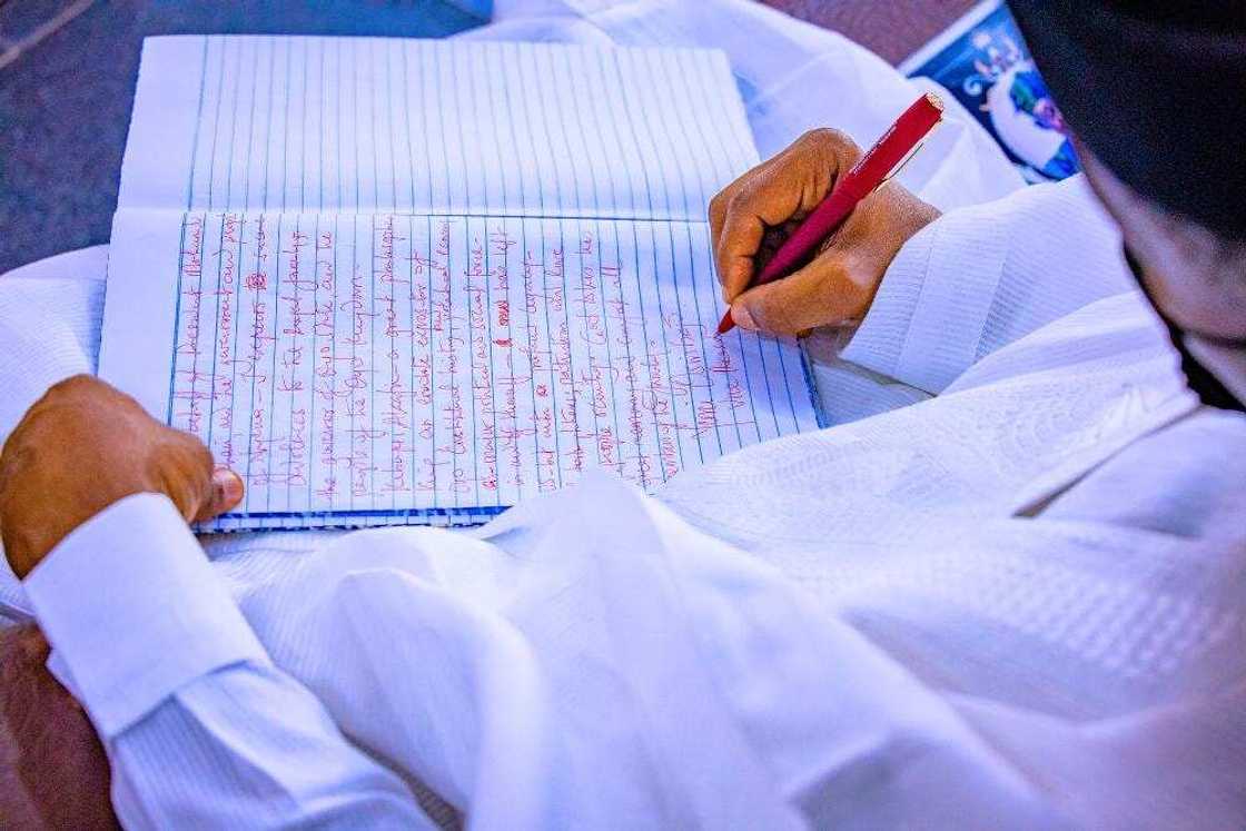 Osinbajo's handwriting Osinbajo's handwriting