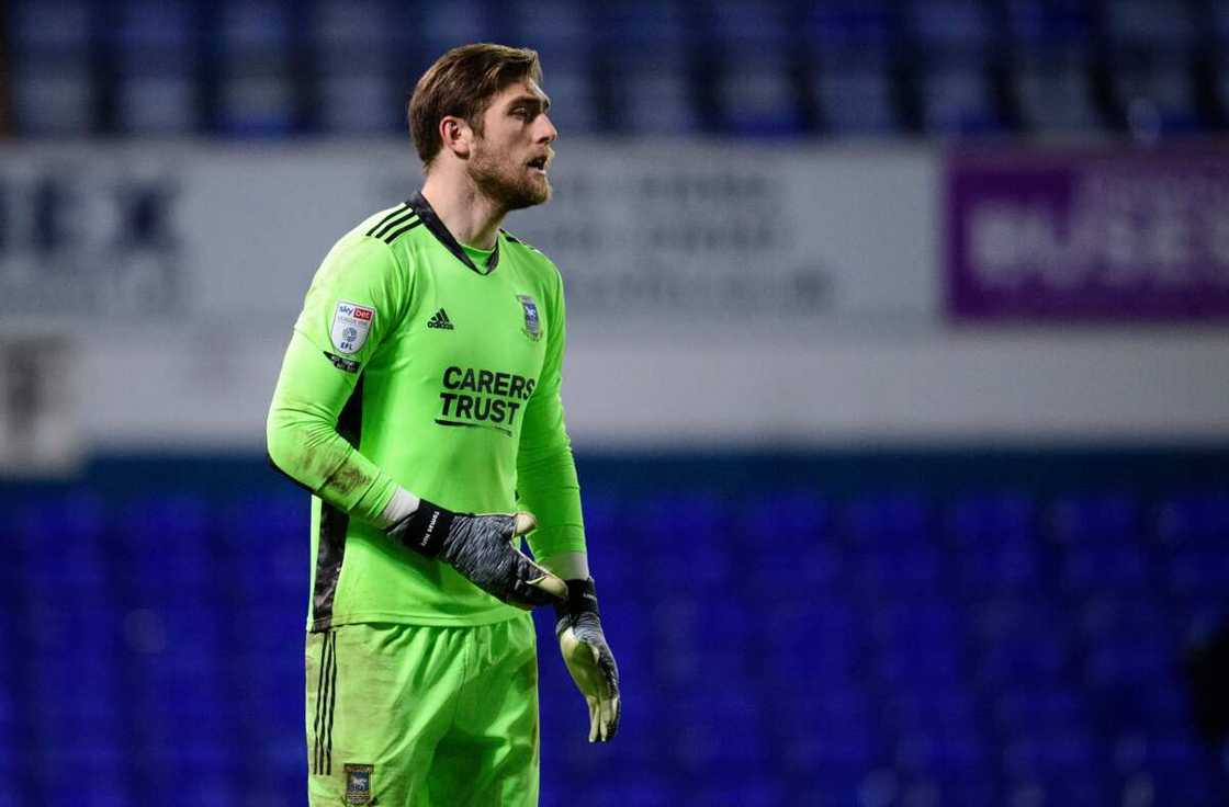 tallest soccer player tallest soccer player