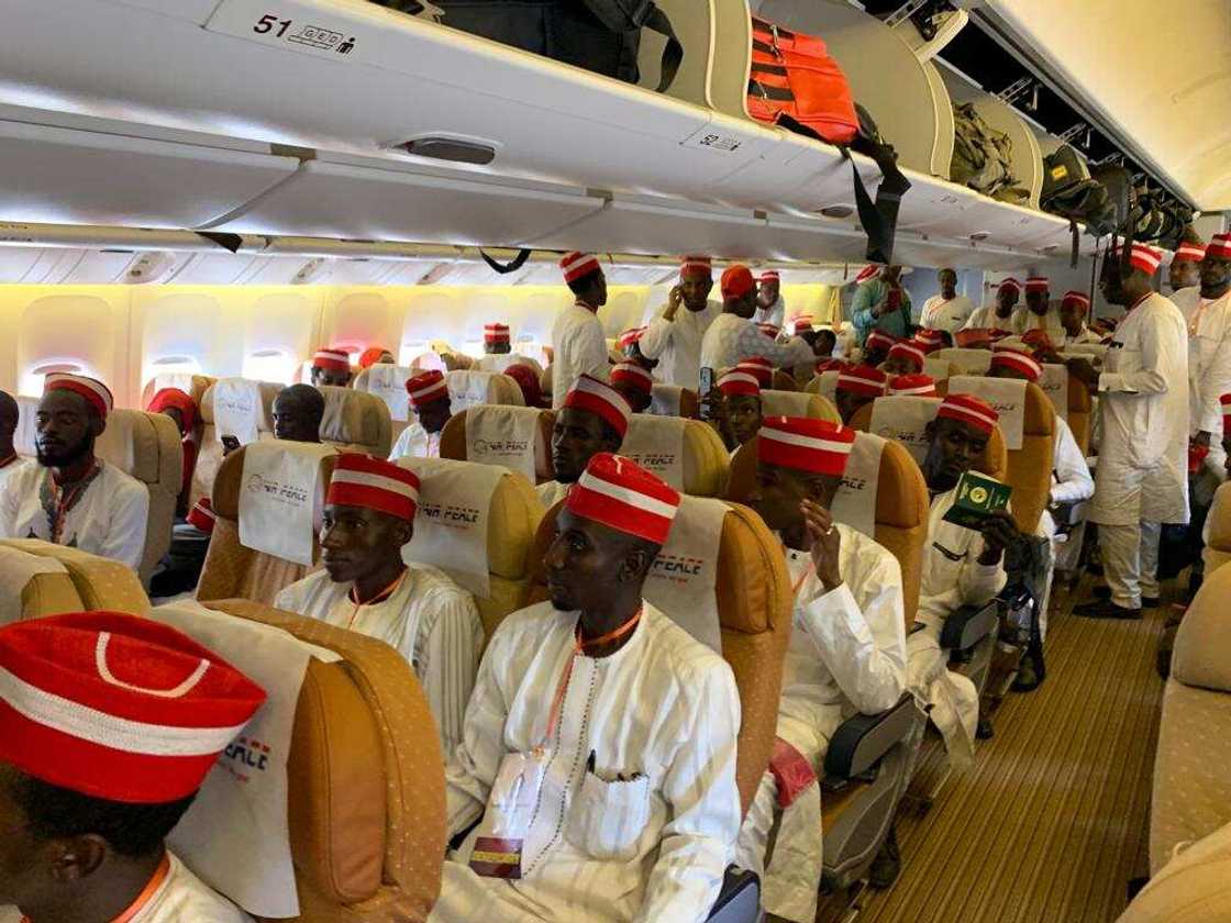 Rukunin karshe na daliban Kwankwasiyya sun tashi zuwa kasashen waje biyu