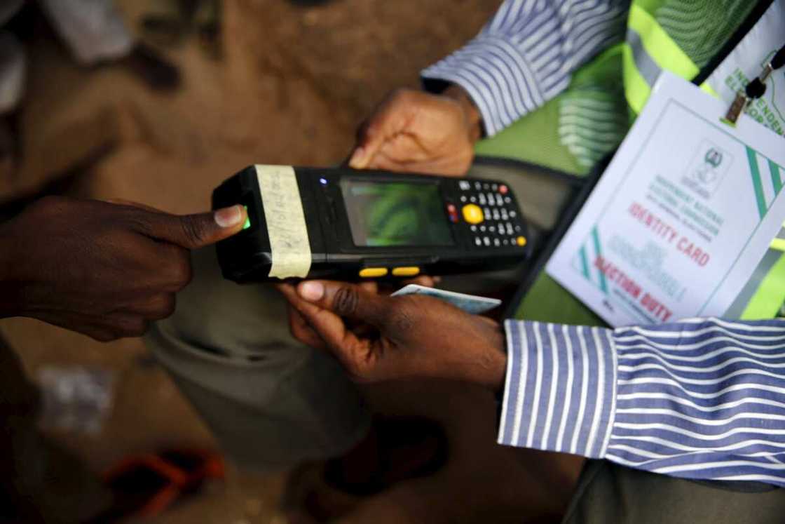 Zabe: INEC ta warware kokonto ‘yan Najeriya a kan na’urar tantancewa Zabe: INEC ta warware kokonto ‘yan Najeriya a kan na’urar tantancewa