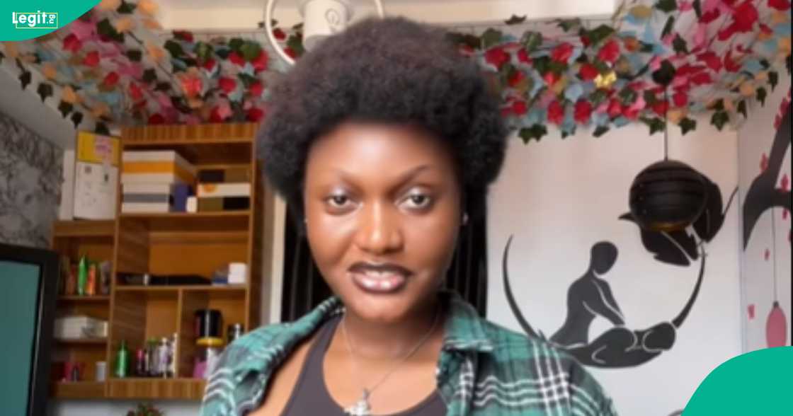 A lady shows the message that made her block a married man A lady shows the message that made her block a married man