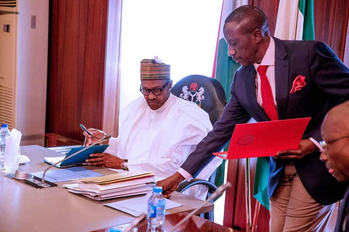 Your best not good enough - Buhari tells service Chiefs Your best not good enough - Buhari tells service Chiefs