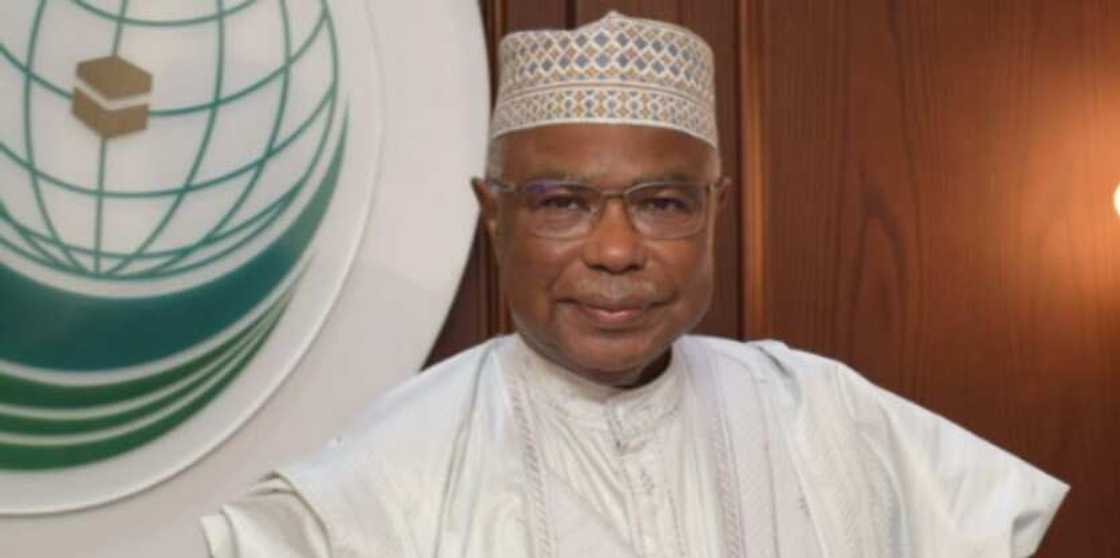 Sakataren OIC, Hissein Taha Sakataren OIC, Hissein Taha