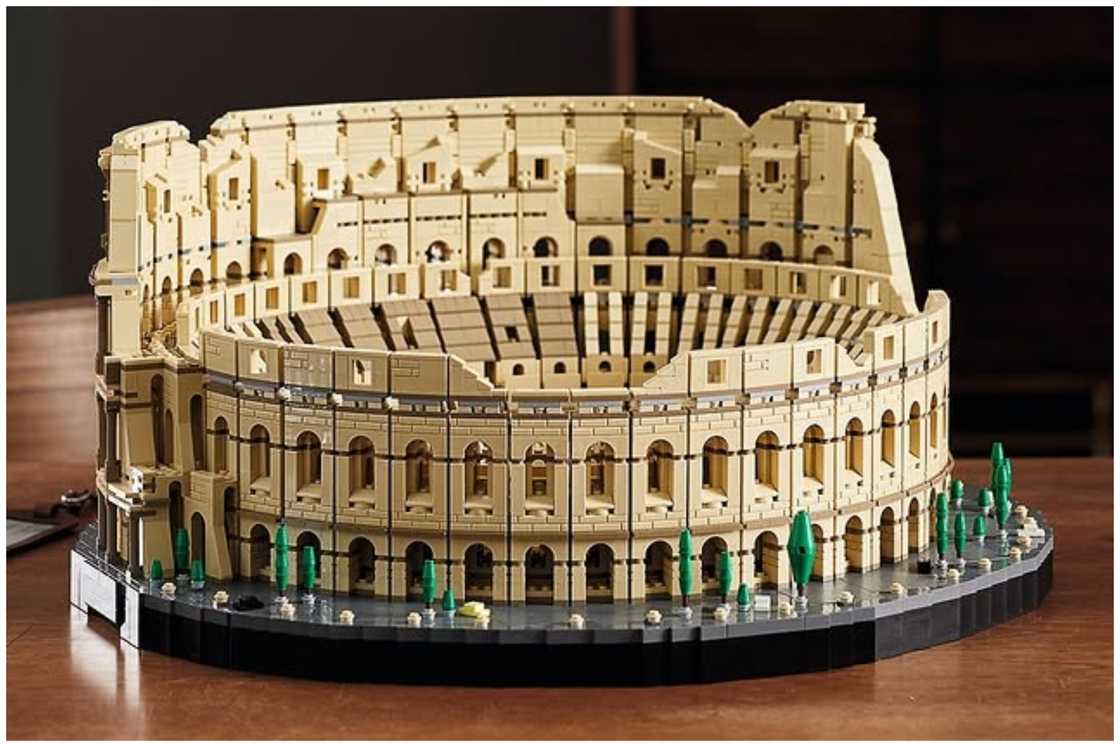 LEGO Creator Exert Colosseum LEGO Creator Exert Colosseum