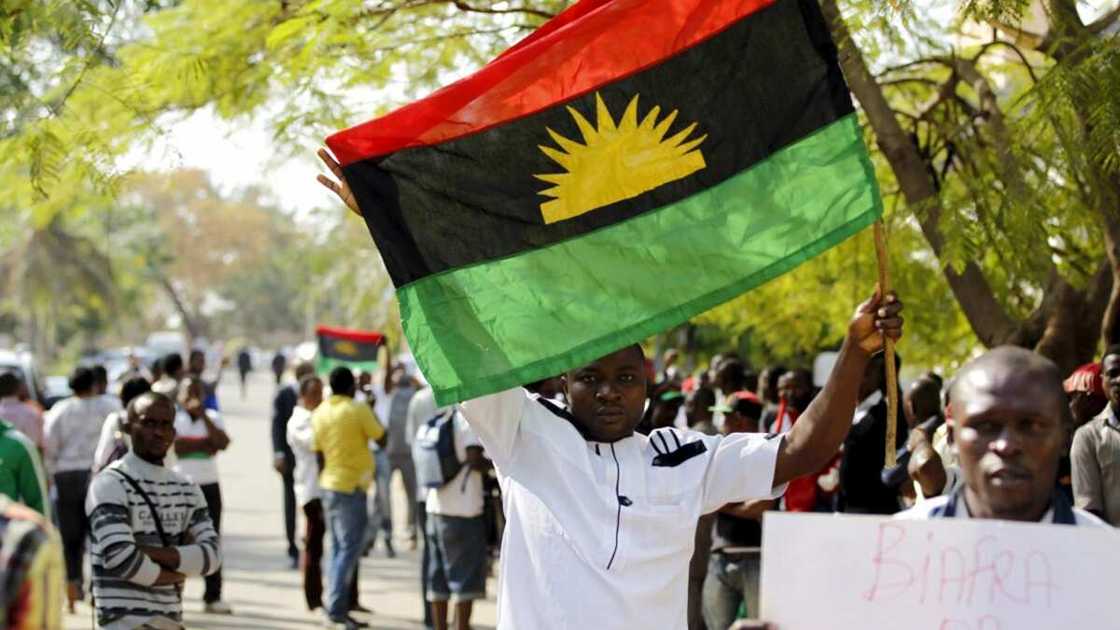Ku kula, 'yan ta'addan IPOB sun shiga jihar Edo, suna shirya barna, in ji DIG Ku kula, 'yan ta'addan IPOB sun shiga jihar Edo, suna shirya barna, in ji DIG