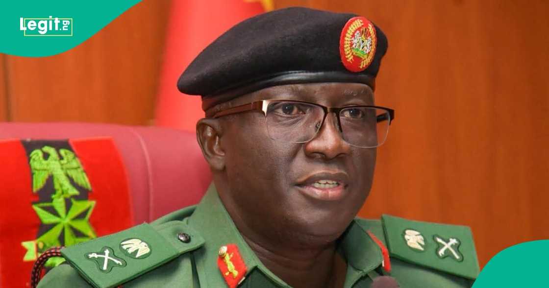 Laftanal Janar Waidi Shaaibu ya bai wa Tinubu bayanan tsaro Laftanal Janar Waidi Shaaibu ya bai wa Tinubu bayanan tsaro