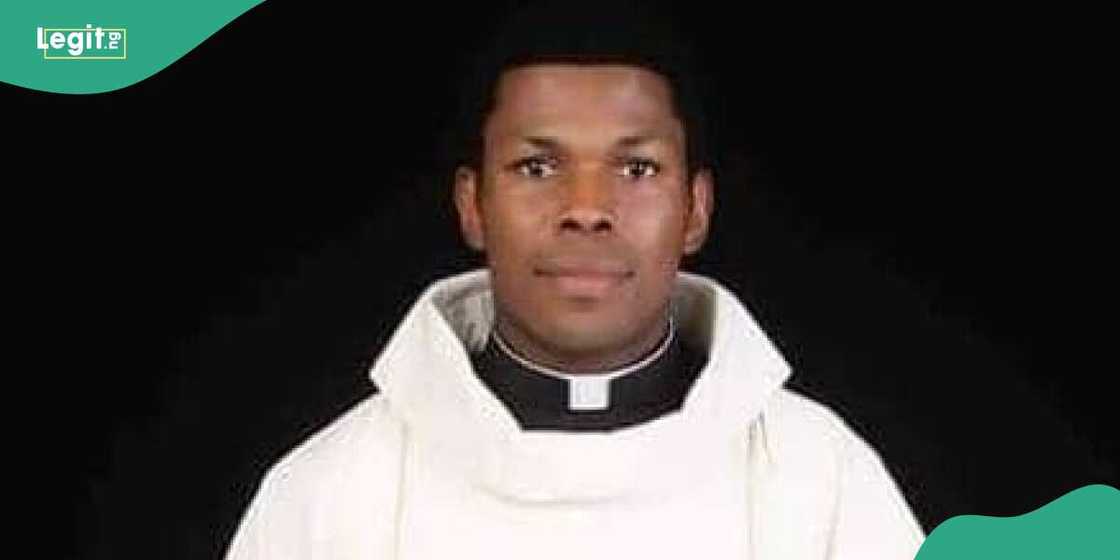 Samson Emokhidi Samson Emokhidi