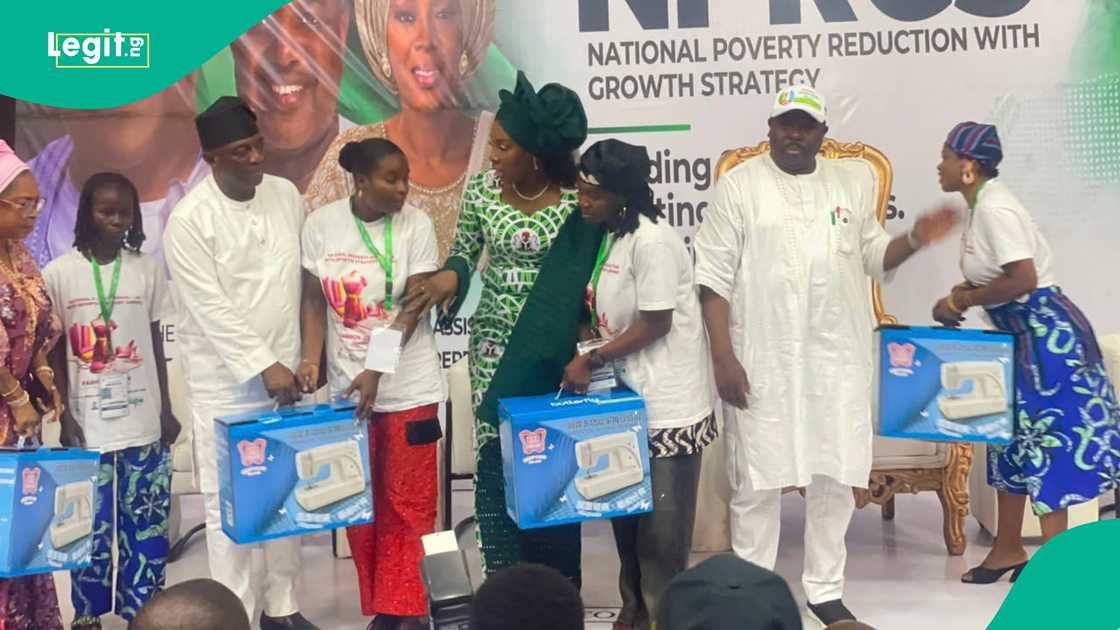 NPRGS training programme, FG youth empowerment, Oyo State youths, vocational skills training Nigeria, AI training for youths, Tinubu poverty reduction programme, Olubadan of Ibadanland NPRGS training programme, FG youth empowerment, Oyo State youths, vocational skills training Nigeria, AI training for youths, Tinubu poverty reduction programme, Olubadan of Ibadanland