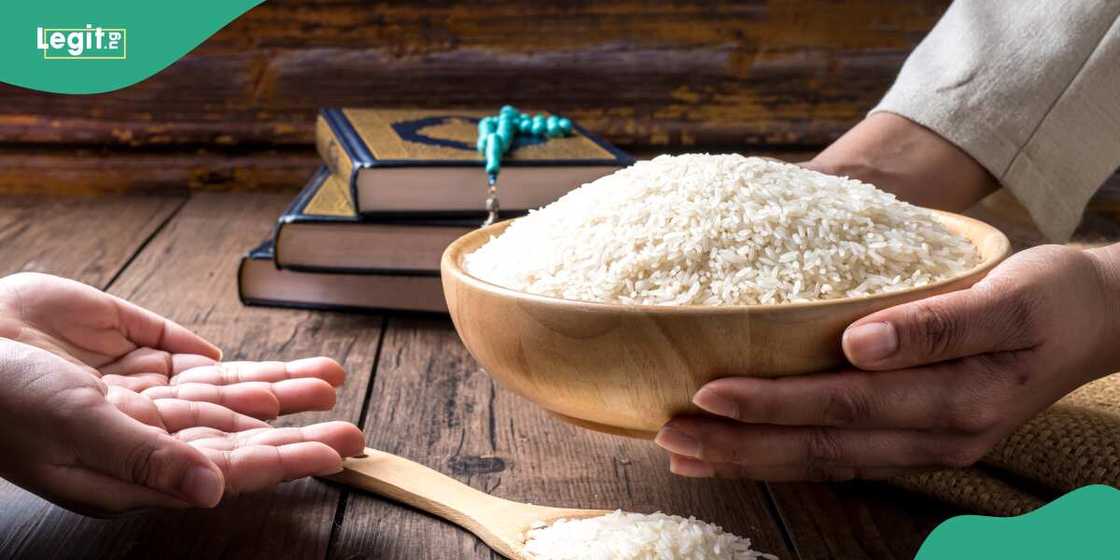 Zakat ul-Fitr is paid a couple of days before Eid-el-Fitr Zakat ul-Fitr is paid a couple of days before Eid-el-Fitr