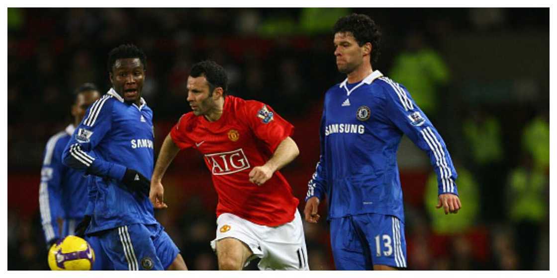 Ryan Giggs claims Ferguson rested him for 3 weeks to take on Ballack