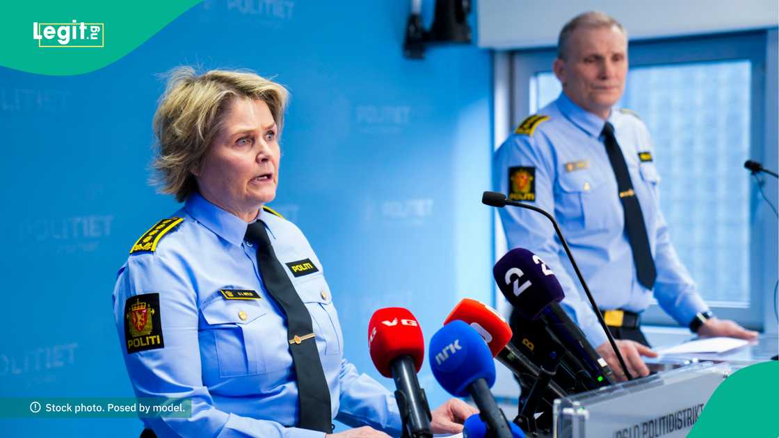 'Yan sanda a Norway sun fara bincike don gano wadanda suka tada bam a ofishin jakadancin Amurka. 'Yan sanda a Norway sun fara bincike don gano wadanda suka tada bam a ofishin jakadancin Amurka.