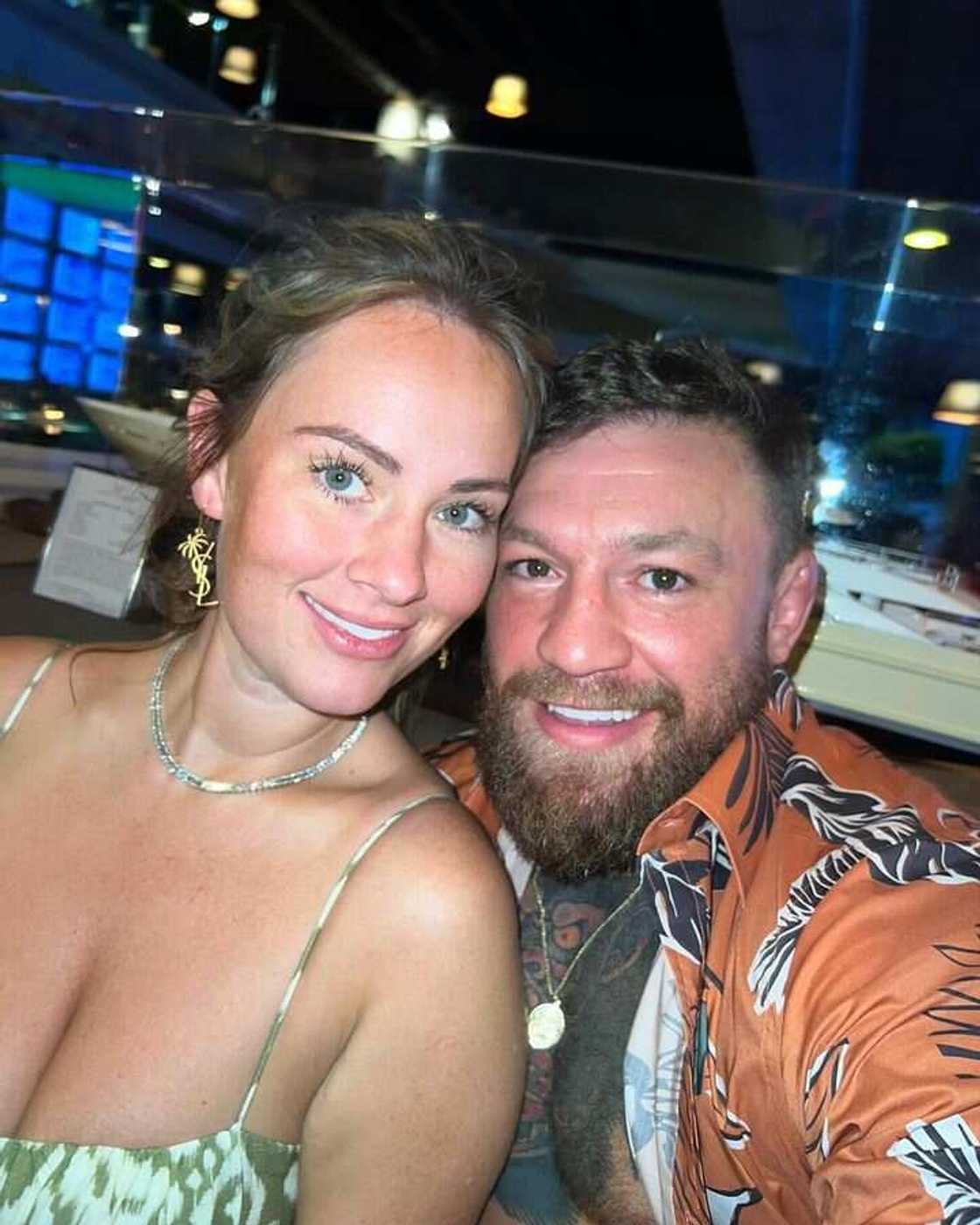 Dee Devlin et Conor McGregor Dee Devlin et Conor McGregor