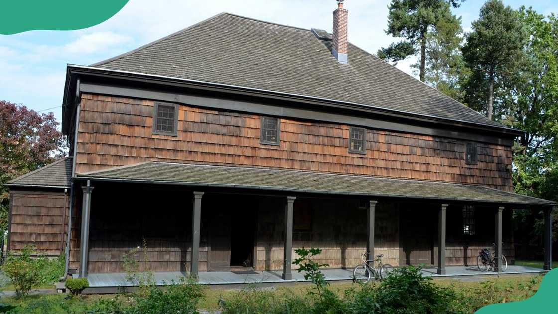 Old Quaker Meeting House