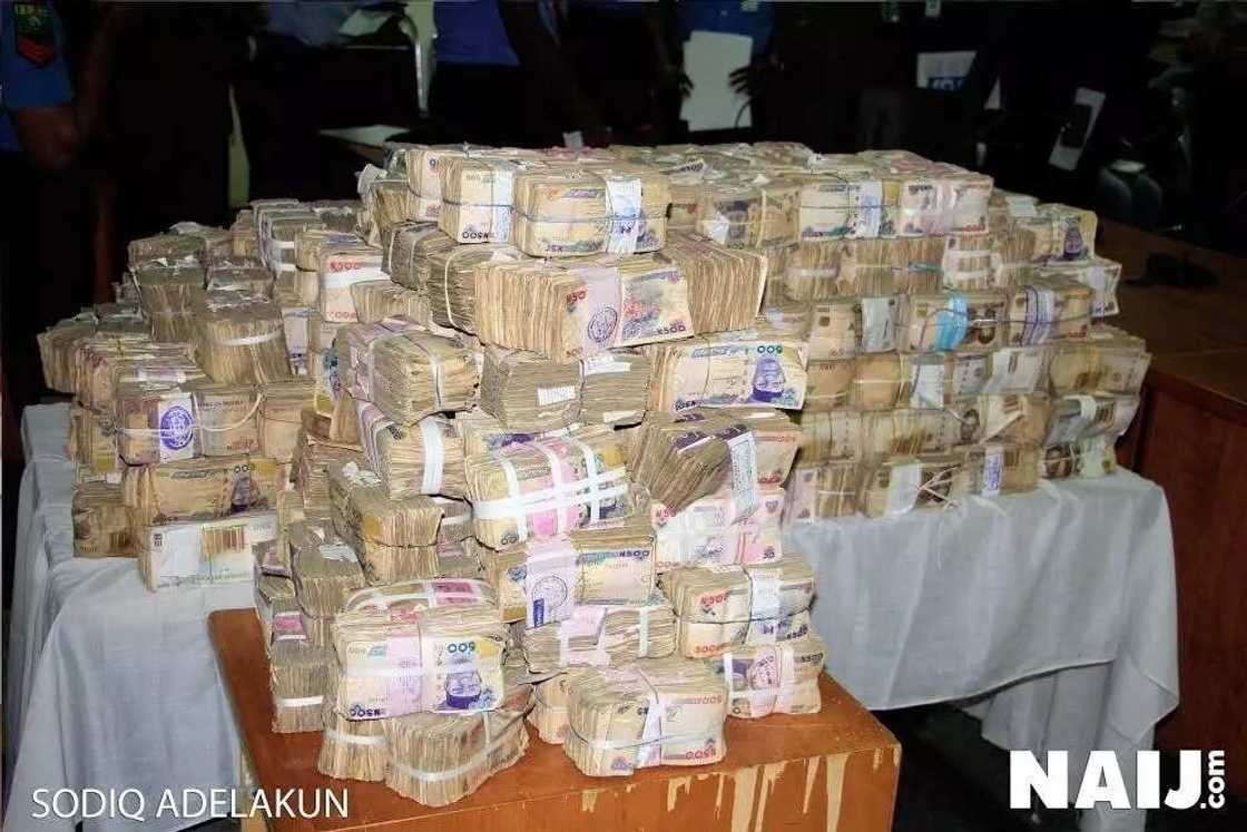 UPDATE: Nigerian police recover N100 million allegedly used to bribe Rivers' INEC Officials UPDATE: Nigerian police recover N100 million allegedly used to bribe Rivers' INEC Officials