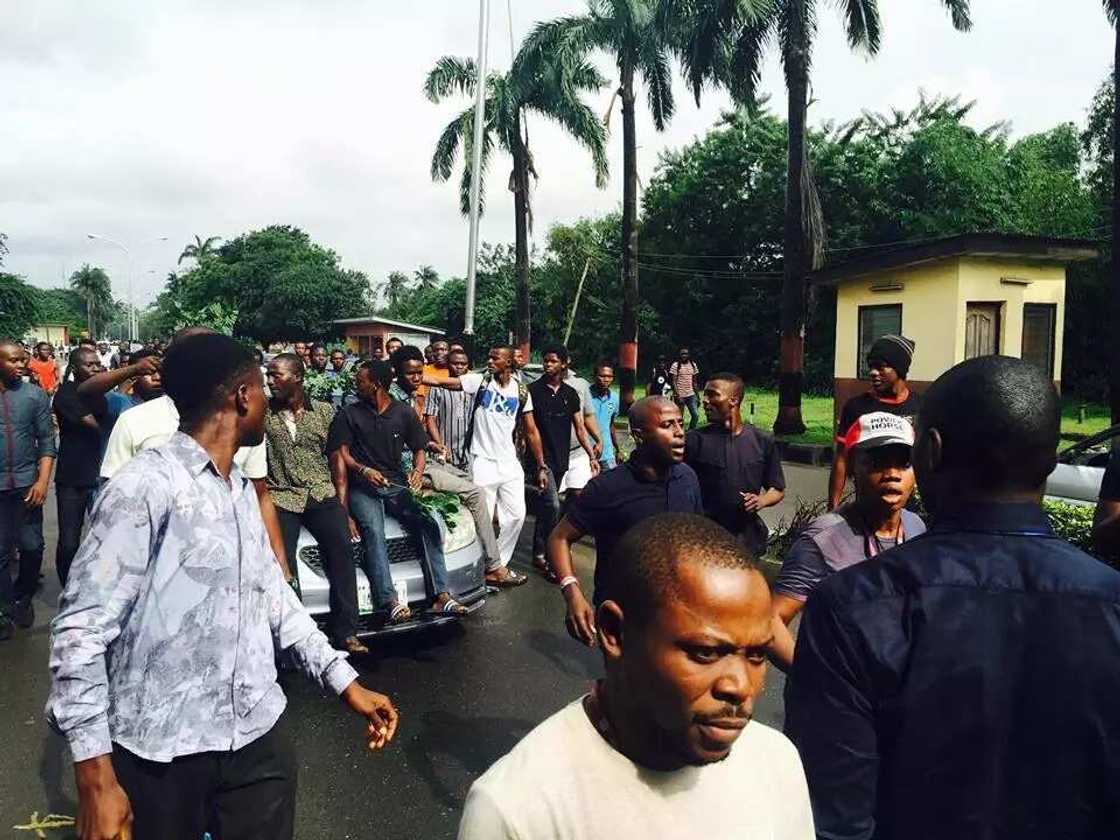 UNILAG Students Protest Death Of Colleague (Photos)