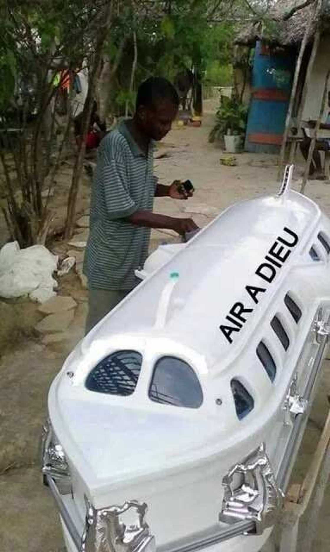 Akwatunan zamani na shiga kabari da Suwaga (Hotuna) Akwatunan zamani na shiga kabari da Suwaga (Hotuna)