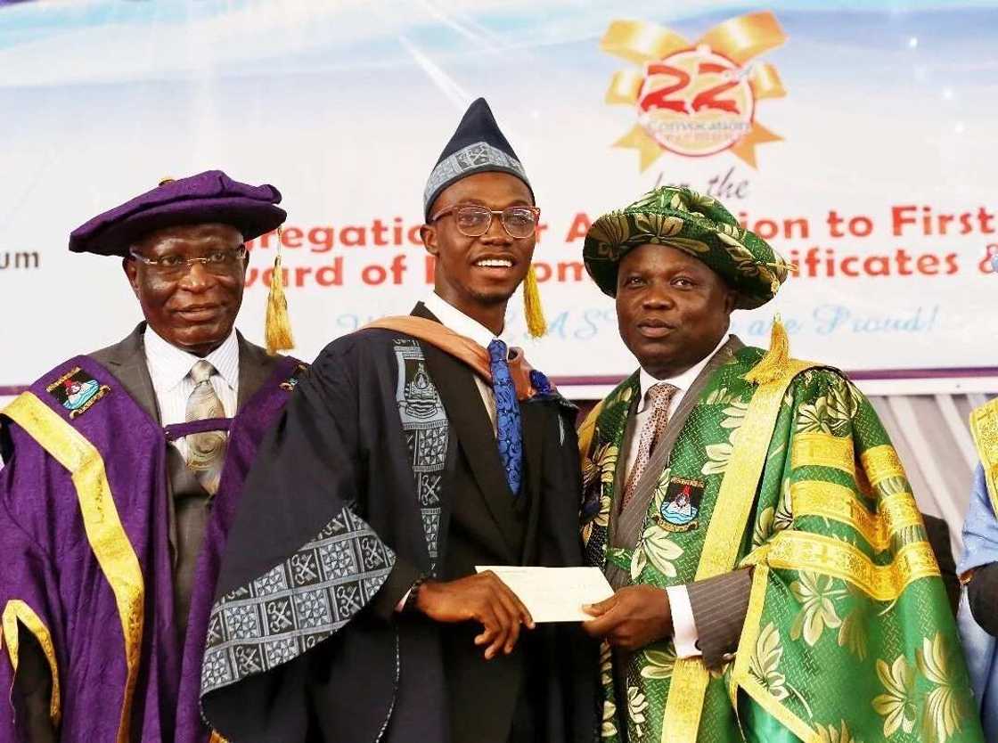 Ambode adopts LASU’s best graduating student, gifts him N5m Ambode adopts LASU’s best graduating student, gifts him N5m