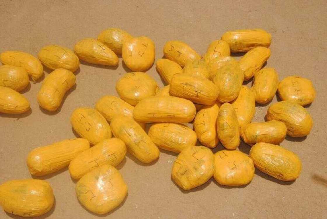 An kama 'yan Nijeriya biyar a kasar India ma 'miyagun kwayoyi,da kuma fataucin mutane'. An kama 'yan Nijeriya biyar a kasar India ma 'miyagun kwayoyi,da kuma fataucin mutane'.