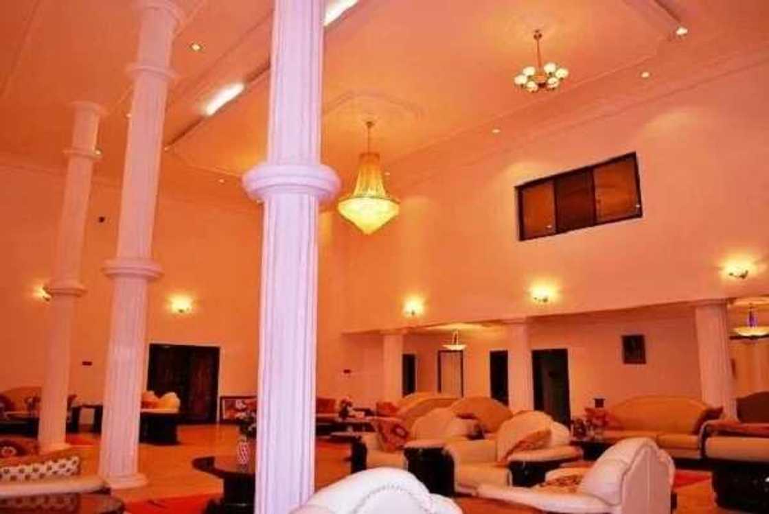 Checkout pictures from the 400-room mansion built by Orji Uzor Kalu Checkout pictures from the 400-room mansion built by Orji Uzor Kalu