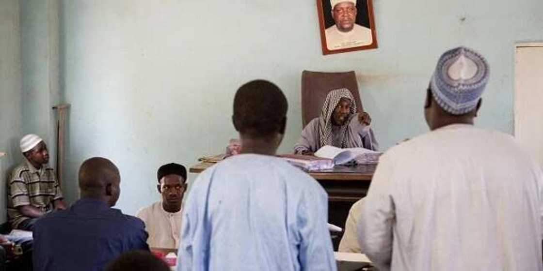 Wai! Wani Maigida ya tsallake rijiya da baya yayin da matarsa ta girka masa Abincin bera Wai! Wani Maigida ya tsallake rijiya da baya yayin da matarsa ta girka masa Abincin bera