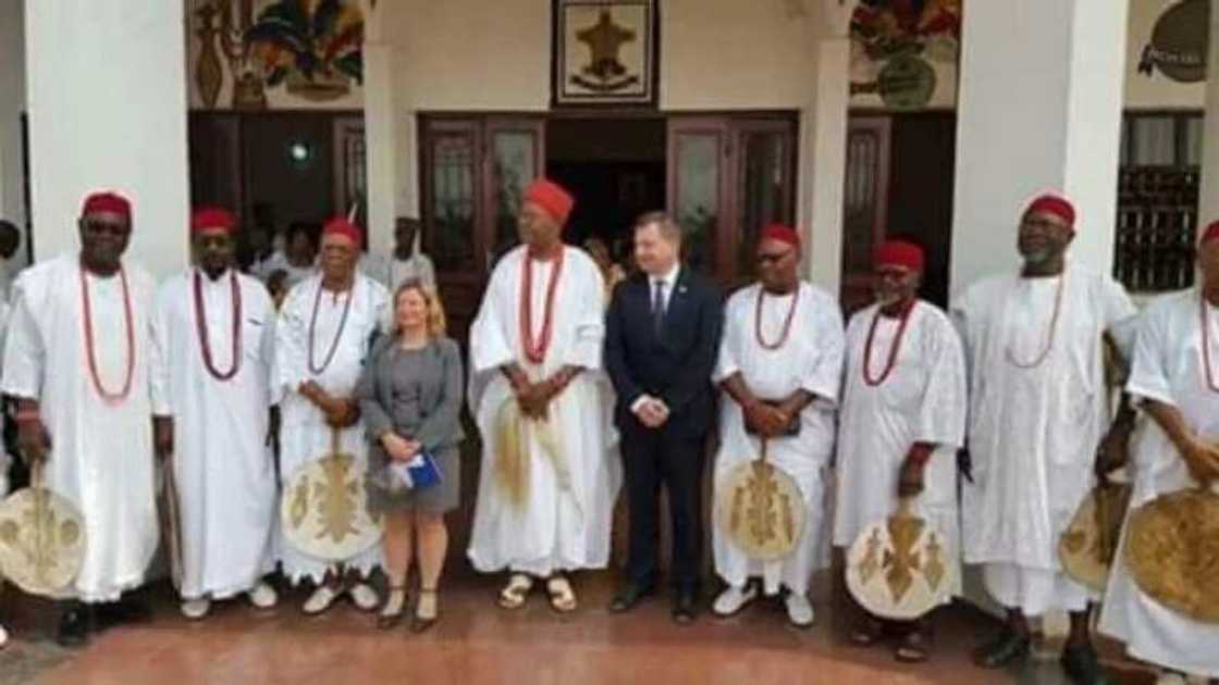 British High Commissioner visits Onitsha as IPOB laments plans to sell Biafra (photos) British High Commissioner visits Onitsha as IPOB laments plans to sell Biafra (photos)