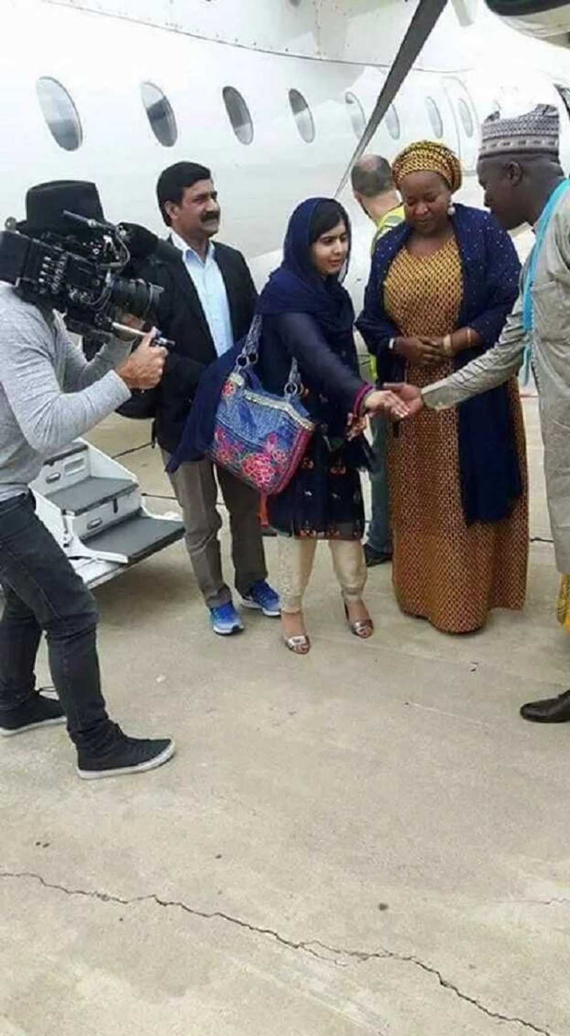 Yar rajin fafutukar kare hakkin mata ‘Malala’ ta kai ziyara garin Maiduguri (hotuna) Yar rajin fafutukar kare hakkin mata ‘Malala’ ta kai ziyara garin Maiduguri (hotuna)