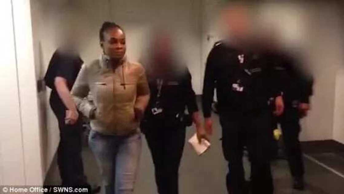 Dubun mai safarar mata zuwa Turai ya cika Dubun mai safarar mata zuwa Turai ya cika