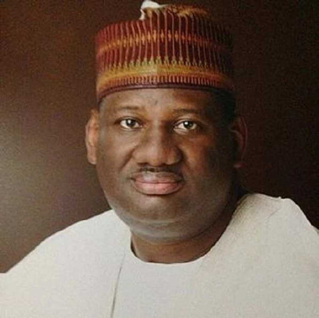 Har ila yau: Tsohon ministan PDP daga arewa ya canja sheka daga PDP zuwa APC Har ila yau: Tsohon ministan PDP daga arewa ya canja sheka daga PDP zuwa APC