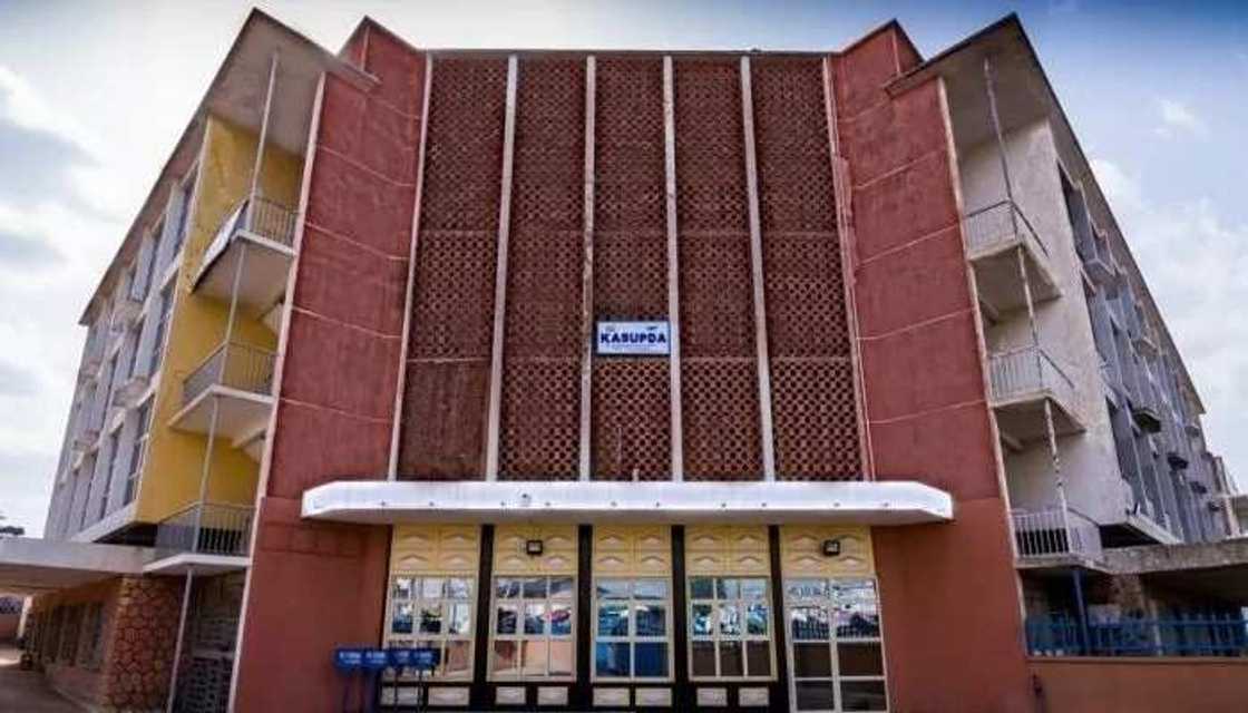 Hukumar KASUPDA tayi wasu rushe-rushe a Garin Kaduna Hukumar KASUPDA tayi wasu rushe-rushe a Garin Kaduna