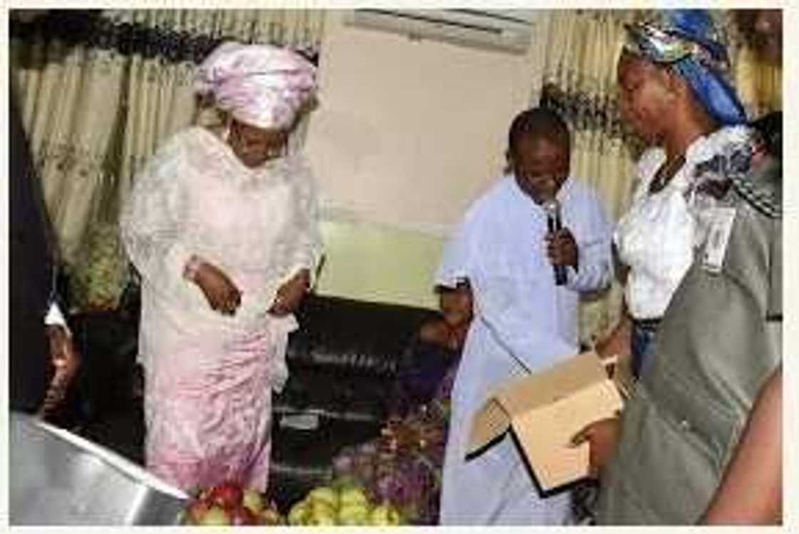 PHOTOS: Aisha Buhari Meets With Father Mbaka