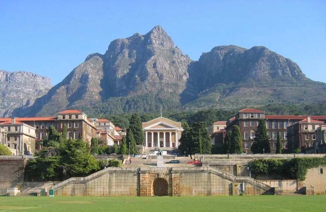 3. University of Cape Town 3. University of Cape Town