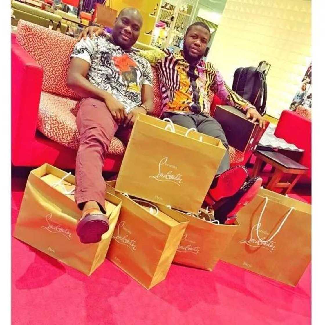 His mum is a bread seller and father a taxi driver - Hushpuppi’s bestfriend spits fire His mum is a bread seller and father a taxi driver - Hushpuppi’s bestfriend spits fire