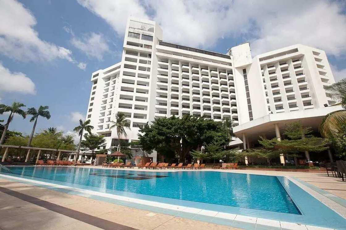 10 places where you will always find rich husbands in Lagos 10 places where you will always find rich husbands in Lagos