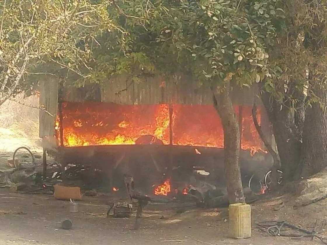 Dubi hotunan yadda Sojin Najeriya sukayi fata-fata da 'yan Boko Haram a Sambisa Dubi hotunan yadda Sojin Najeriya sukayi fata-fata da 'yan Boko Haram a Sambisa