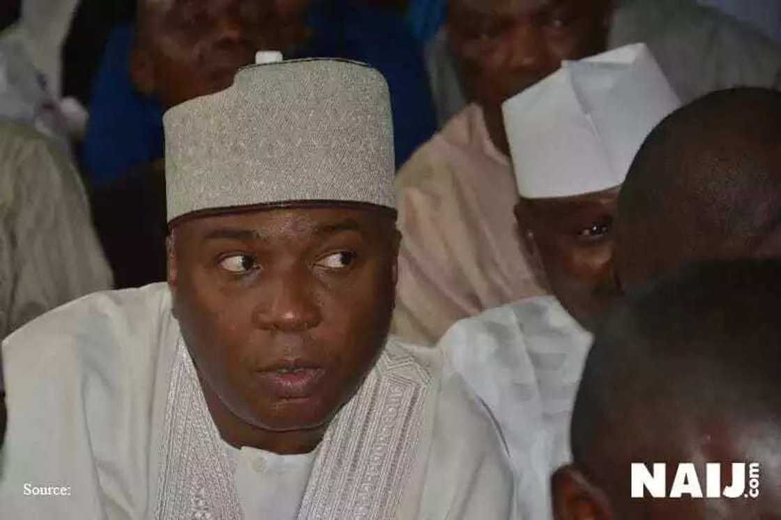 APC Senator allegedly stoned for supporting Saraki APC Senator allegedly stoned for supporting Saraki
