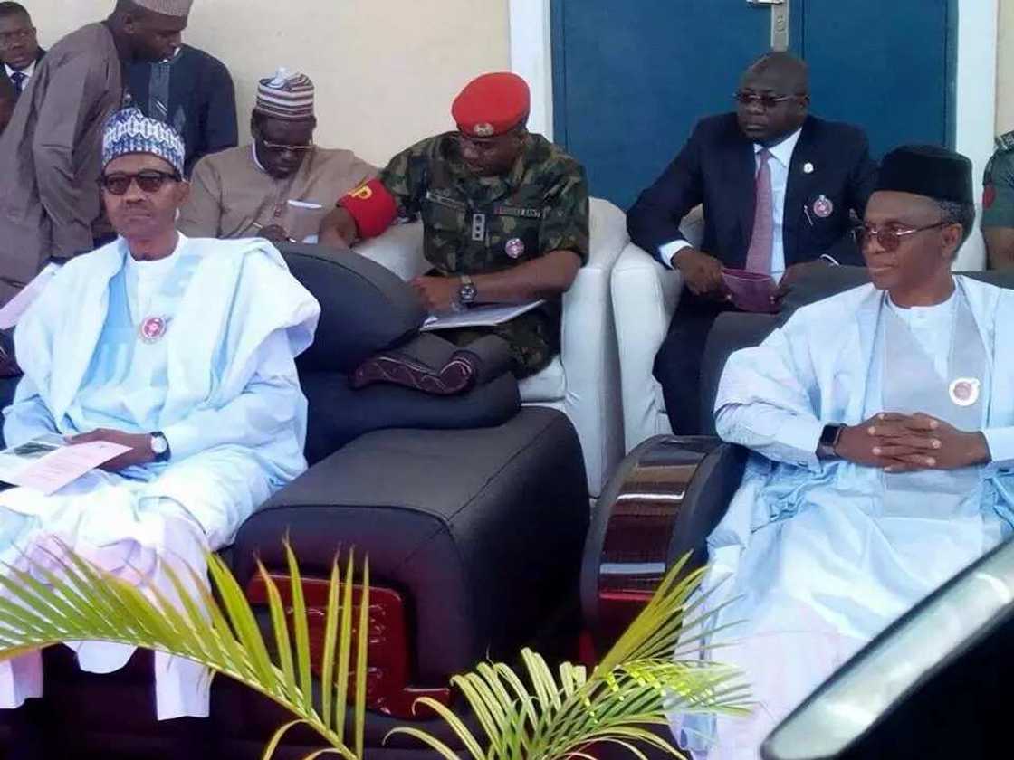 Labari cikin hotuna: Shugaba Buhari ya shiga jirgin kasa tare da Gwamna El-Rufai