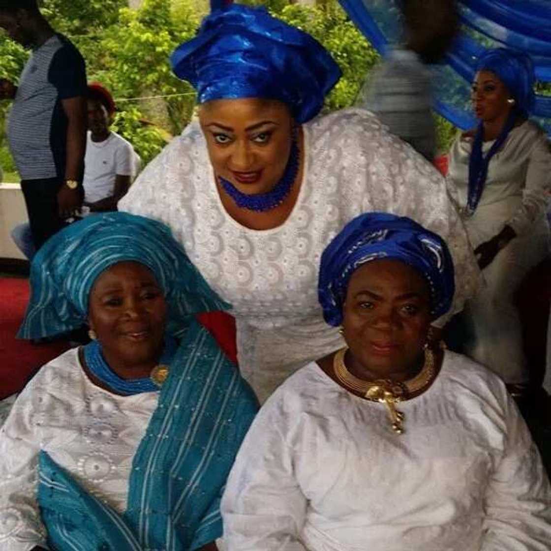 Fuji Singer Spotted With Top Movie Stars Fuji Singer Spotted With Top Movie Stars