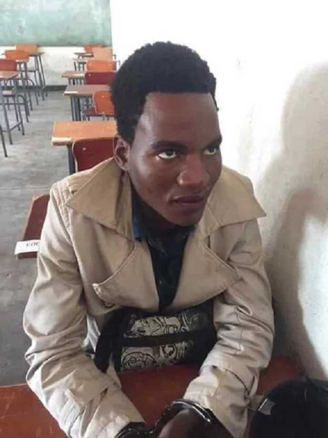 Yayi shigar mata don ya zana ma budurwarsa jarabawa Yayi shigar mata don ya zana ma budurwarsa jarabawa