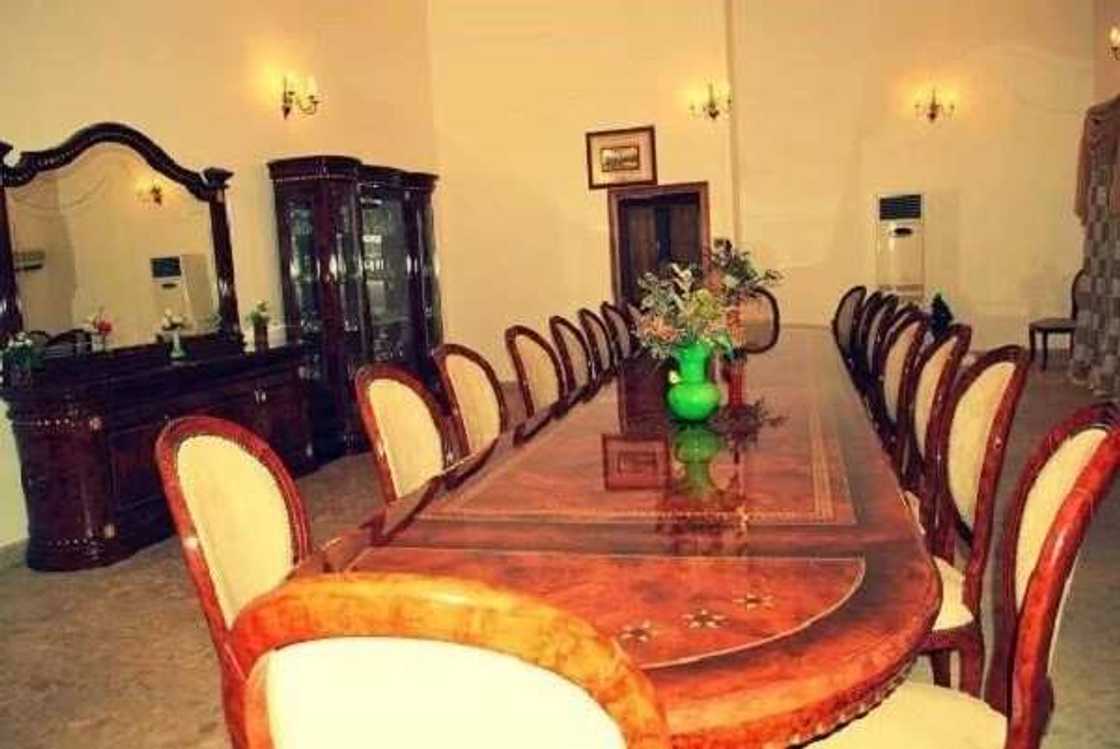 Checkout pictures from the 400-room mansion built by Orji Uzor Kalu Checkout pictures from the 400-room mansion built by Orji Uzor Kalu