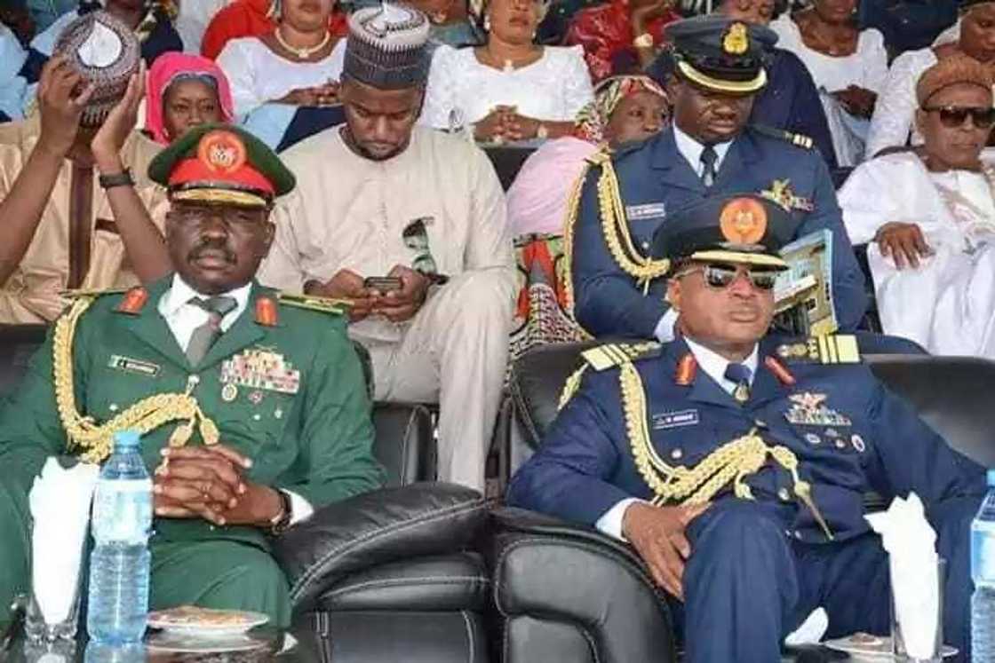 Shugaban hafsin sojin sama wurin bikin yaye sabbin dakaru Shugaban hafsin sojin sama wurin bikin yaye sabbin dakaru