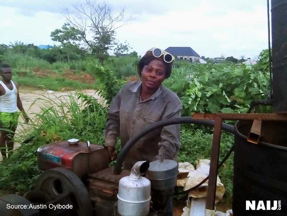 Sana'a sa'a: Ku karanta labarin wata mace mai sana'ar walda a jihar Delta Sana'a sa'a: Ku karanta labarin wata mace mai sana'ar walda a jihar Delta