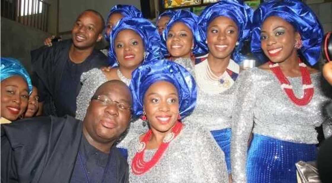 Meet Oba Adedapo Tejuoso’s 24 Children (photos) Meet Oba Adedapo Tejuoso’s 24 Children (photos)