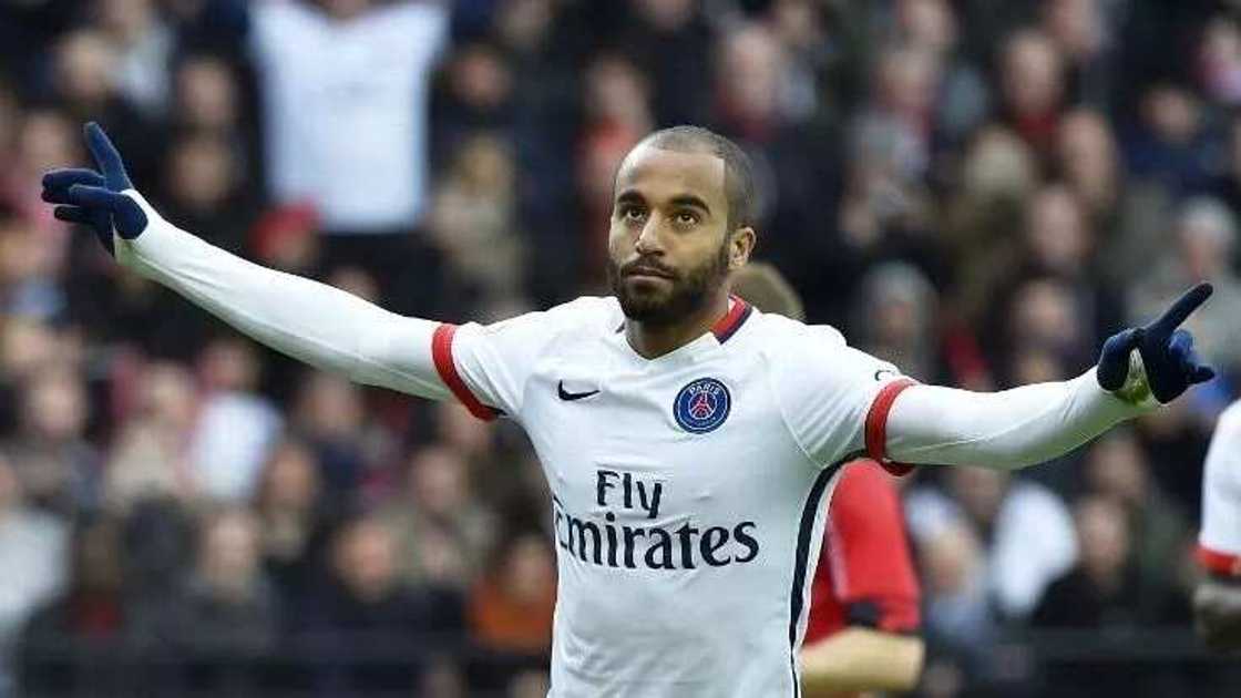 Manchester United revive interest in PSG's Lucas Moura Manchester United revive interest in PSG's Lucas Moura