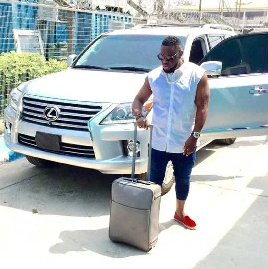 Cars and houses:Timaya's luxurious life Cars and houses:Timaya's luxurious life