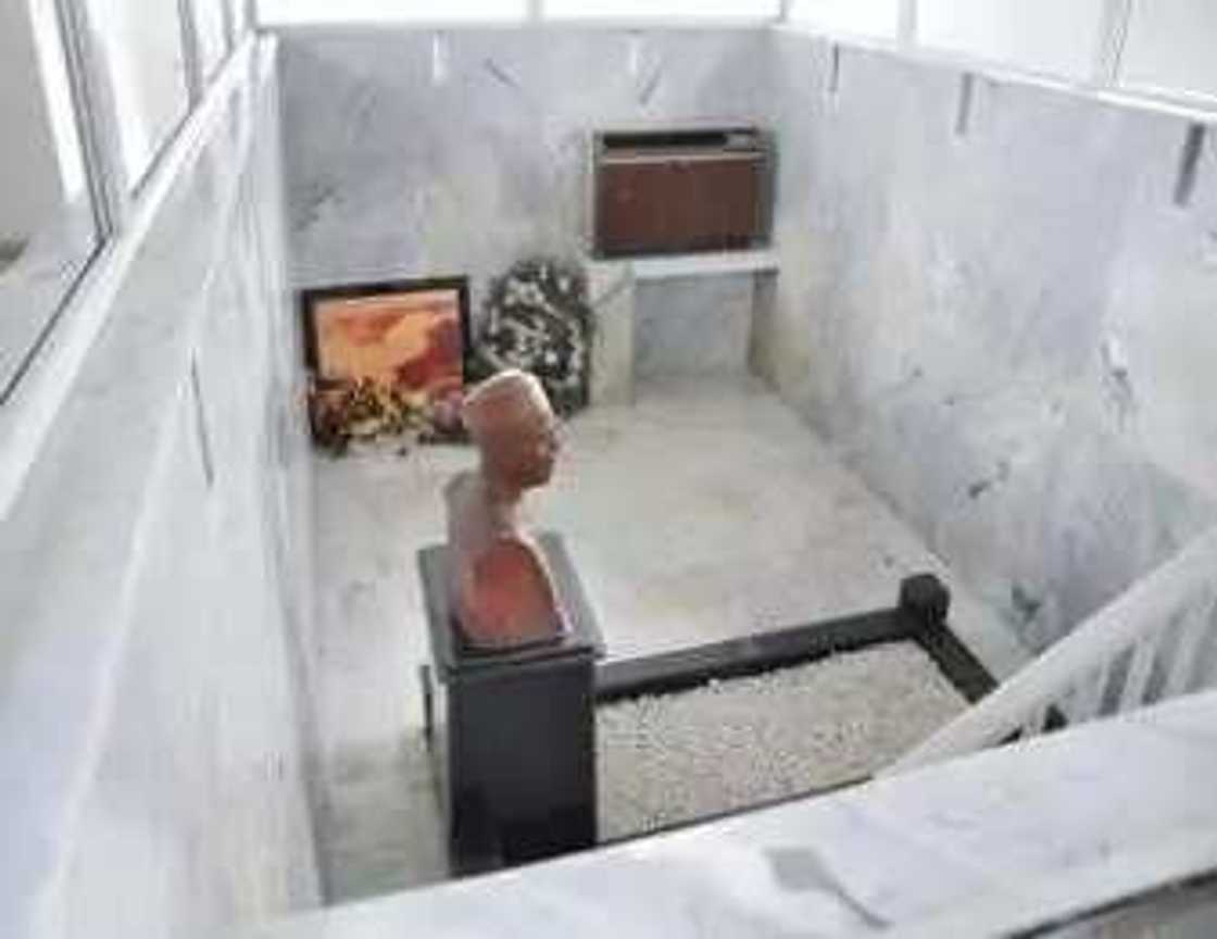 HID Awolowo To Be Buried In White Damask And Gold Casket HID Awolowo To Be Buried In White Damask And Gold Casket