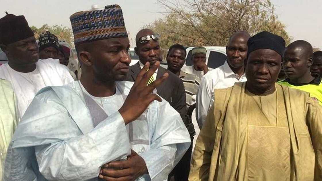 Yanzu Yanzu: Sanatan Adamawa da wani dan majalisa 1 sun bar APC, sun koma ADC Yanzu Yanzu: Sanatan Adamawa da wani dan majalisa 1 sun bar APC, sun koma ADC